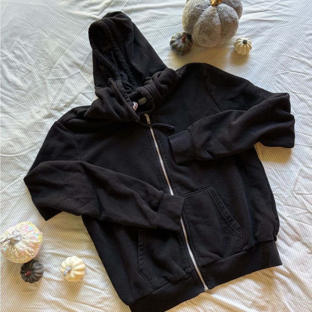 H&M Divided Classic Black Sweatshirt